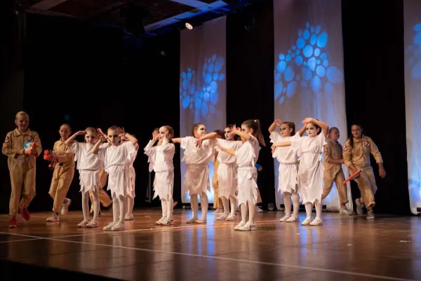 Tanzstudio Dance-Line Auftritt 40