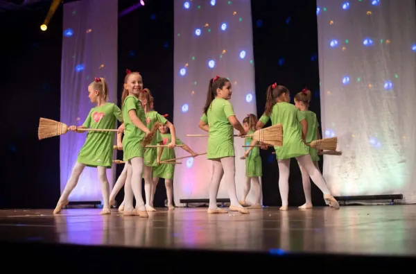 Tanzstudio Dance-Line Auftritt 81